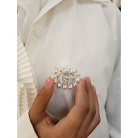 Gucci brooch