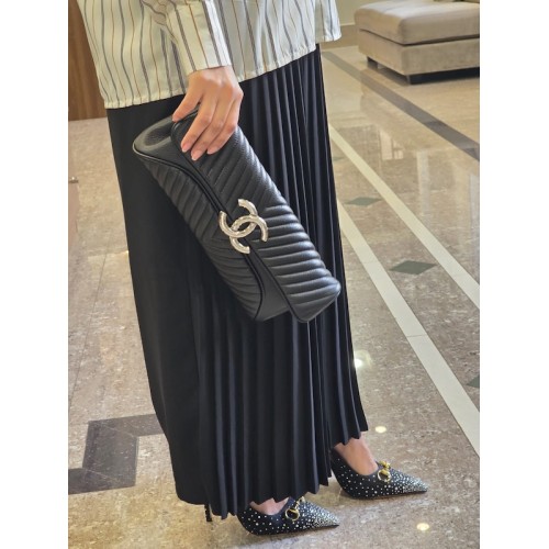 Chanel clutch