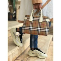 Burberry bag m