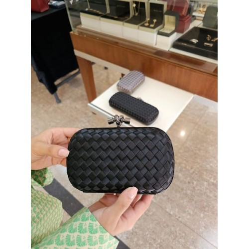 Bottega clutch