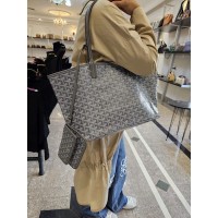 Goyard bag