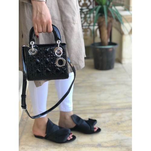 N21 slippers